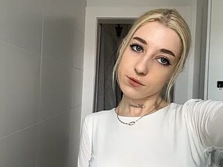 EmmyWet live webcam thumbnail