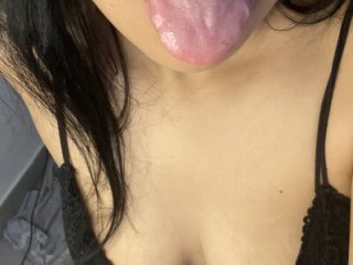 EmyMoreninha live webcam thumbnail