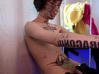 em0_h0rny live webcam thumbnail