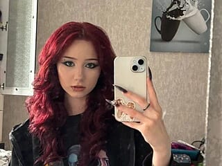 em0emily live webcam thumbnail