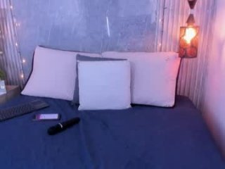 emili__hot live webcam thumbnail