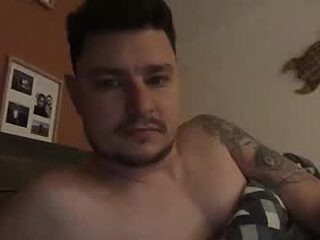 emiliano1256 live webcam thumbnail