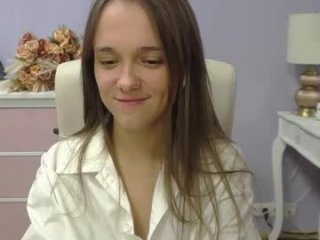 emilly_lust99 live webcam thumbnail