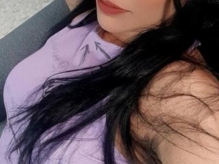 emily_hunter12 live webcam thumbnail