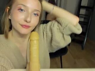 emilyhuber live webcam thumbnail