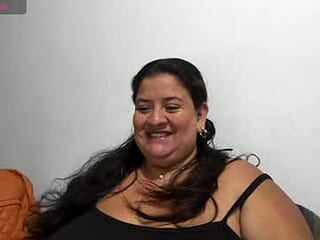 emilyycurvy_ live webcam thumbnail
