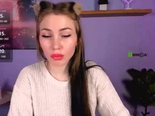 emma_blooom live webcam thumbnail