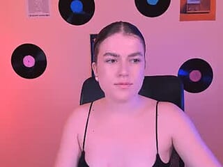 emma_dark_ live webcam thumbnail