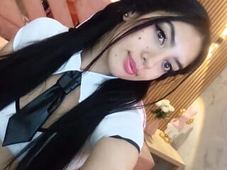 emma_grace11 live webcam thumbnail
