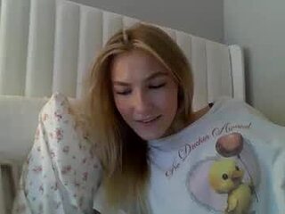 emmabrooksxo live webcam thumbnail