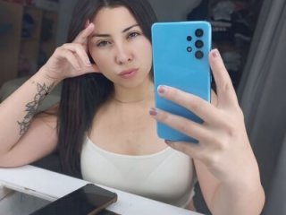 emmacurvyhot live webcam thumbnail