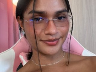 emmily_forev3r live webcam thumbnail