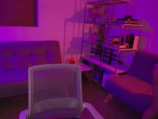 emmy_peach1 live webcam thumbnail