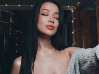 emy_lovee live webcam thumbnail
