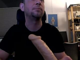 emzett live webcam thumbnail