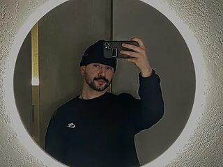 enenenu live webcam thumbnail