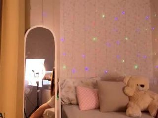 enigmatic_ella live webcam thumbnail