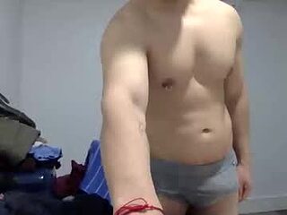 enzo_giovan live webcam thumbnail
