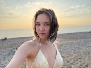 ErinBissonnette live webcam thumbnail