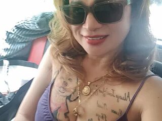 erickalicious live webcam thumbnail