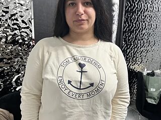 EssenaMonroe live webcam thumbnail