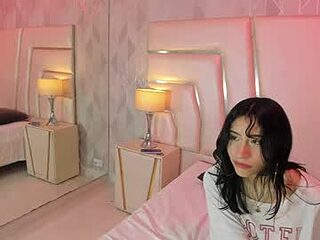 esthervalliere live webcam thumbnail