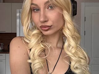 Eva_MiuMiu live webcam thumbnail