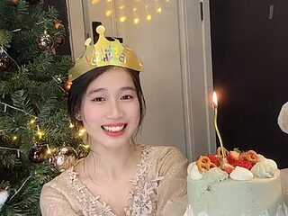 Evelyn-007 live webcam thumbnail