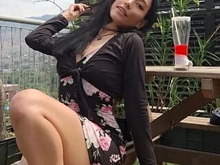 Evelyn_outdoors live webcam thumbnail