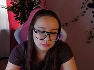 eva_cutties live webcam thumbnail