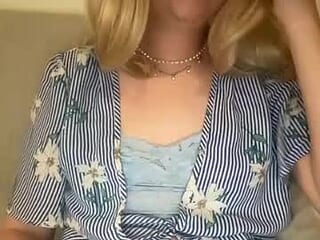 eva_s_424 live webcam thumbnail