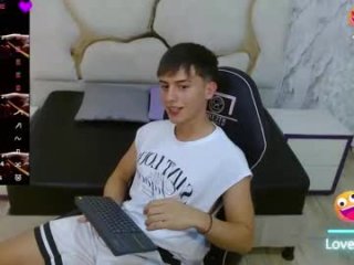 evan_tay live webcam thumbnail