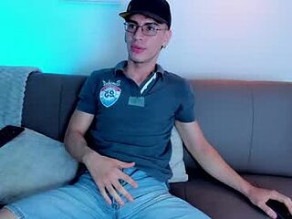 evans_lubov live webcam thumbnail