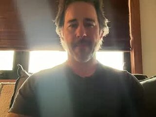 every_day_is_a_holiday live webcam thumbnail