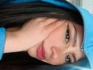 evette_1 live webcam thumbnail