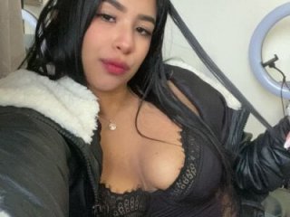 evy_hotmilf45 live webcam thumbnail