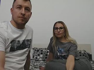 exoticcxcouple live webcam thumbnail