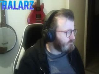 extralarz live webcam thumbnail