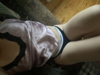 FamSeXXX live webcam thumbnail
