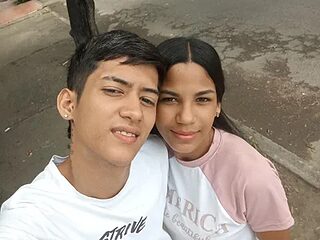 FantasyCouple_OS live webcam thumbnail