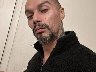 faces818 live webcam thumbnail