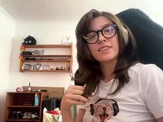 faintpeach live webcam thumbnail