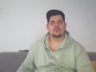 famousboy1 live webcam thumbnail