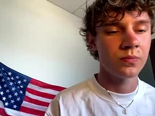 favoriteknight live webcam thumbnail