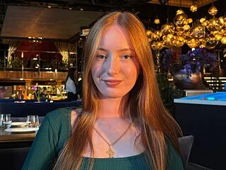 Felicia_Bernot live webcam thumbnail