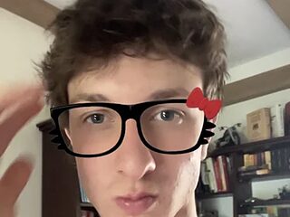 Felixtwink69 live webcam thumbnail