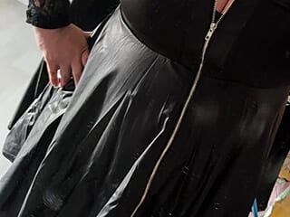 FeminineIdol live webcam thumbnail