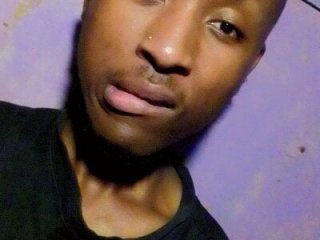 FINEBABYWOLF live webcam thumbnail