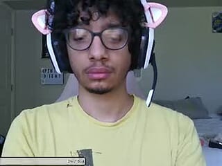 finallboyy69 live webcam thumbnail