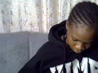fine_queen12 live webcam thumbnail